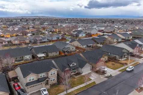 2388 NW Glen Oak Avenue Redmond OR 97756