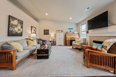 2388 NW Glen Oak Avenue Redmond OR 97756