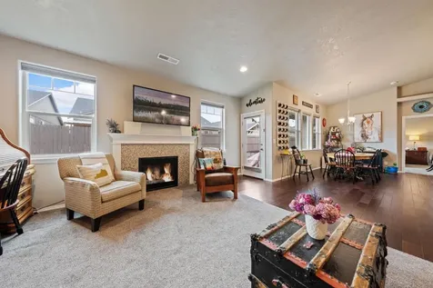 2388 NW Glen Oak Avenue Redmond OR 97756
