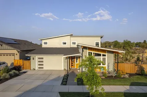 688 NW 13th Street Redmond OR 97756