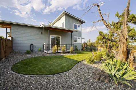 688 NW 13th Street Redmond OR 97756