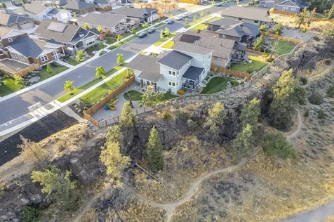 688 NW 13th Street Redmond OR 97756