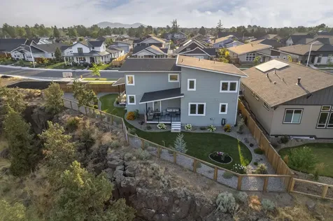 688 NW 13th Street Redmond OR 97756