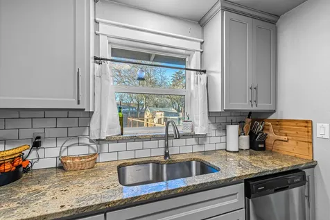 1740 Johnson Street Medford OR 97504