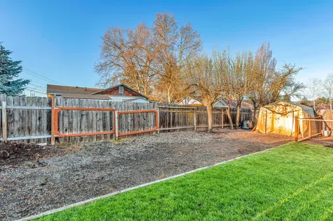 1740 Johnson Street Medford OR 97504
