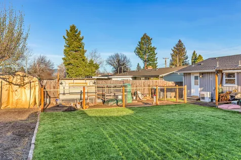1740 Johnson Street Medford OR 97504