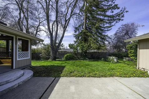 326 Tan Oak Drive Medford OR 97504