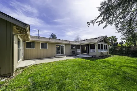 326 Tan Oak Drive Medford OR 97504