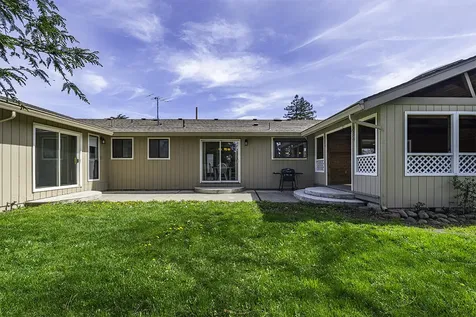 326 Tan Oak Drive Medford OR 97504