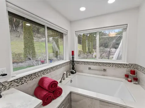 1285 NW Cooke Avenue Grants Pass OR 97526