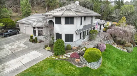 1285 NW Cooke Avenue Grants Pass OR 97526