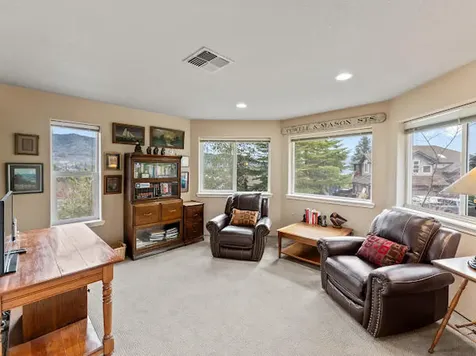 1285 NW Cooke Avenue Grants Pass OR 97526