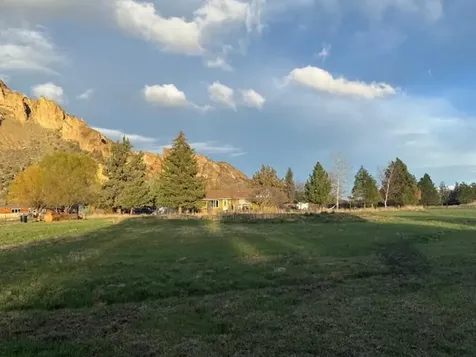 10010 NE Smith Rock Loop Terrebonne OR 97760