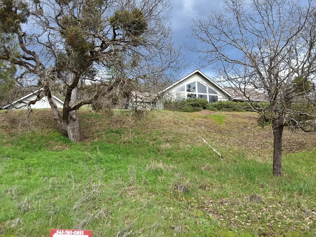 526 Wedgewood Drive Eagle Point OR 97524