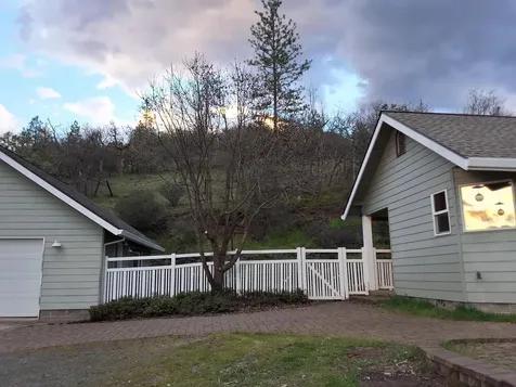 526 Wedgewood Drive Eagle Point OR 97524