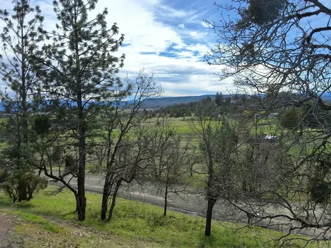526 Wedgewood Drive Eagle Point OR 97524
