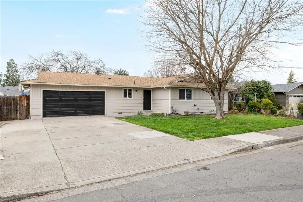 3009 Tahitian Avenue Medford OR 97504
