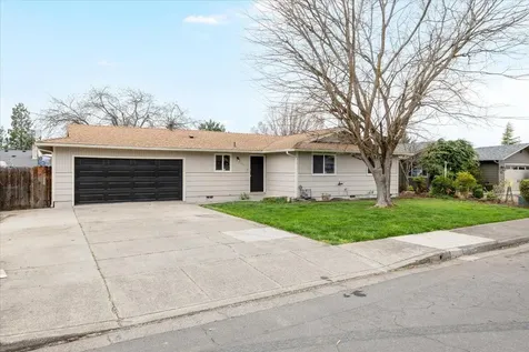 3009 Tahitian Avenue Medford OR 97504