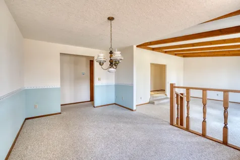 1527 SW Canyon Drive Redmond OR 97756