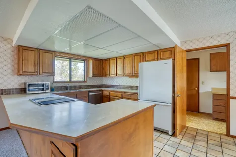 1527 SW Canyon Drive Redmond OR 97756