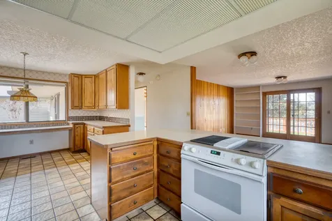 1527 SW Canyon Drive Redmond OR 97756