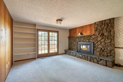 1527 SW Canyon Drive Redmond OR 97756