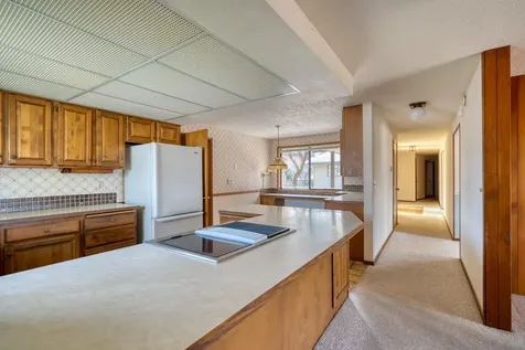 1527 SW Canyon Drive Redmond OR 97756