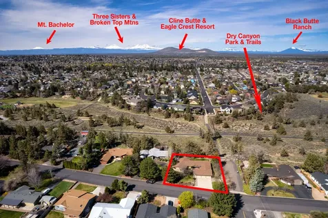1527 SW Canyon Drive Redmond OR 97756
