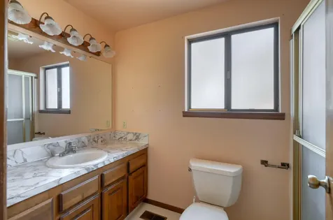 1527 SW Canyon Drive Redmond OR 97756
