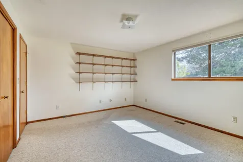 1527 SW Canyon Drive Redmond OR 97756
