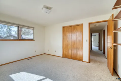 1527 SW Canyon Drive Redmond OR 97756