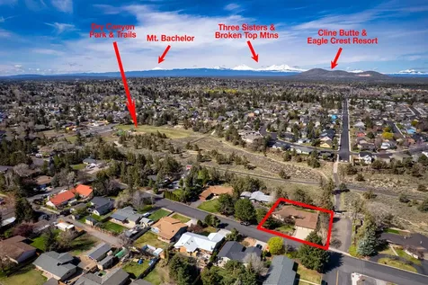 1527 SW Canyon Drive Redmond OR 97756