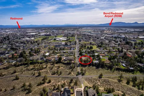 1527 SW Canyon Drive Redmond OR 97756