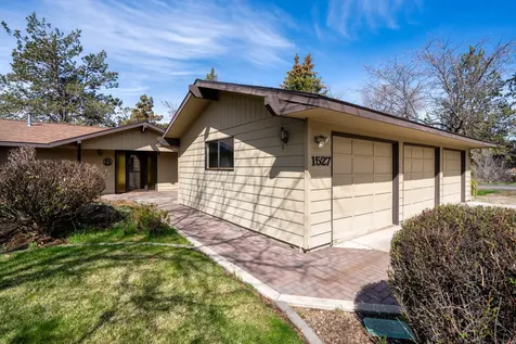 1527 SW Canyon Drive Redmond OR 97756