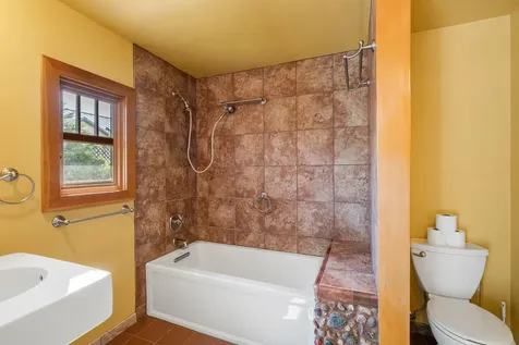 180 Ohio Street Ashland OR 97520