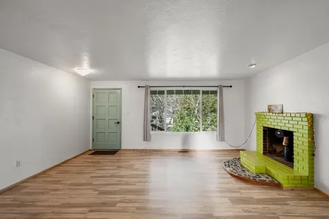 180 Ohio Street Ashland OR 97520