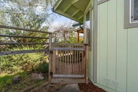 180 Ohio Street Ashland OR 97520