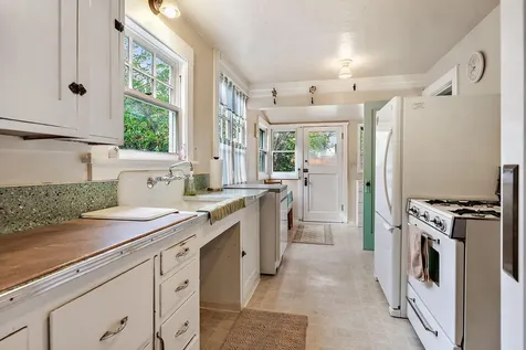 43 Rose Avenue Medford OR 97501