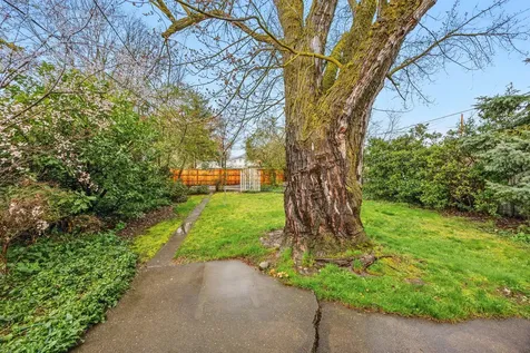 43 Rose Avenue Medford OR 97501