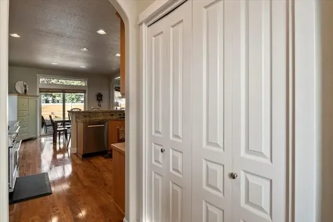 20434 Jacklight Lane Bend OR 97702