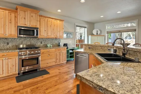 20434 Jacklight Lane Bend OR 97702