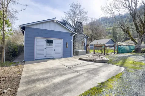 8288 Rogue River Highway Grants Pass OR 97527