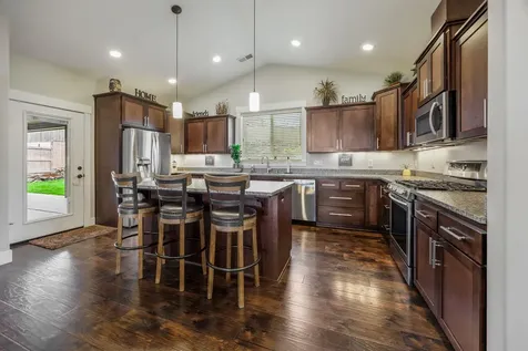 206 Cambridge Terrace Eagle Point OR 97524