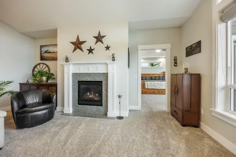 206 Cambridge Terrace Eagle Point OR 97524