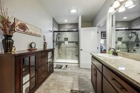 206 Cambridge Terrace Eagle Point OR 97524