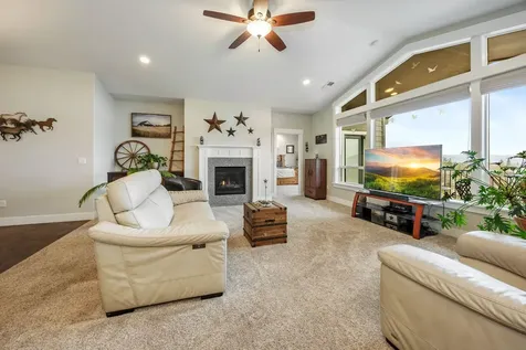 206 Cambridge Terrace Eagle Point OR 97524
