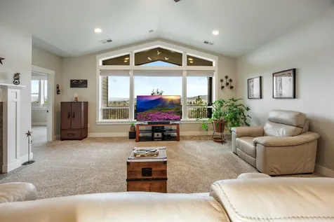 206 Cambridge Terrace Eagle Point OR 97524