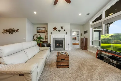 206 Cambridge Terrace Eagle Point OR 97524