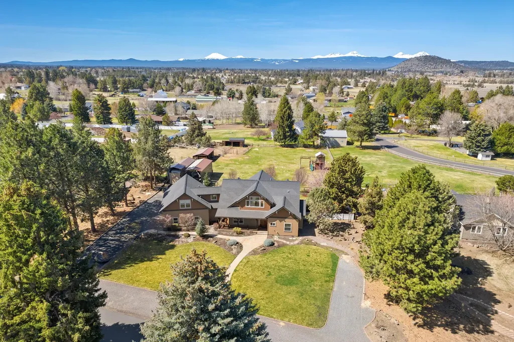 61939 Dobbin Road Bend OR 97702
