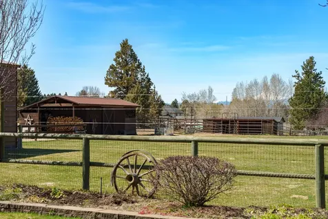 61939 Dobbin Road Bend OR 97702